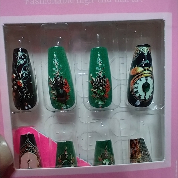 Other - Press on nails clock black green red gold white set